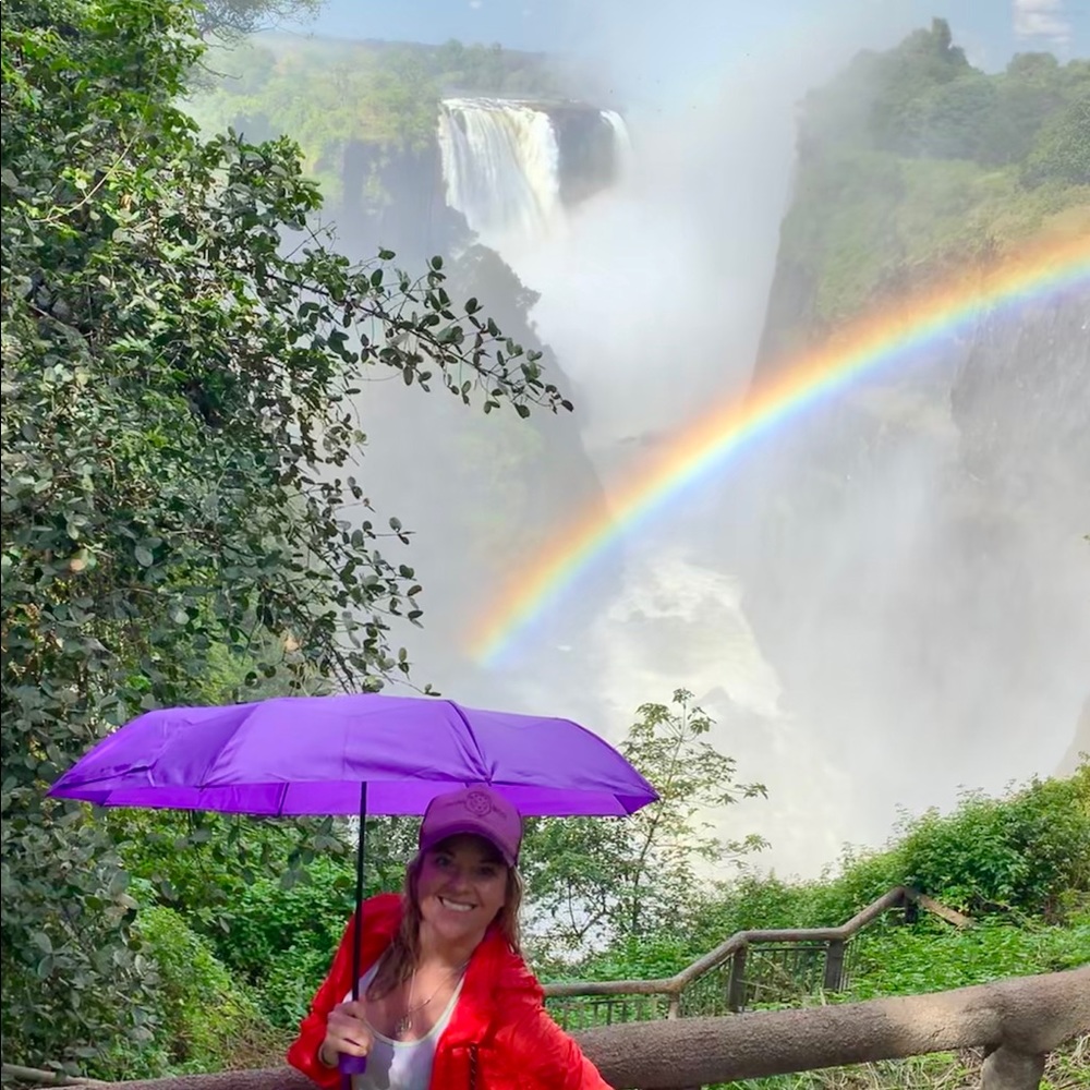 Meet your Posher, Christina. Spring cleaning 🧹